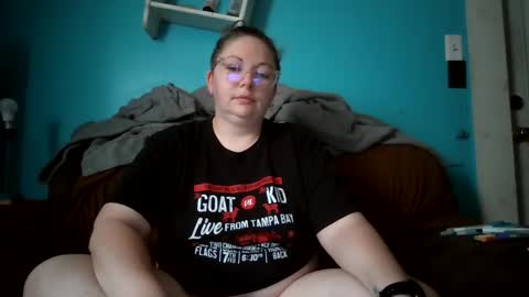 Snapshot of hippihope420 chatting on 18, 9, 2025 Bella online show from 18, 9, 2025