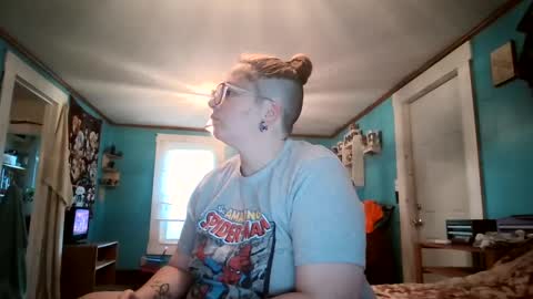 Snapshot of hippihope420 chatting on 5, 10, 2025 Bella online show from 5, 10, 2025