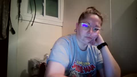Snapshot of hippihope420 chatting on 8, 10, 2025 Bella online show from 8, 10, 2025