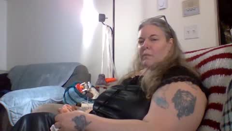 hippysnewhere online show from 18, 5, 2026