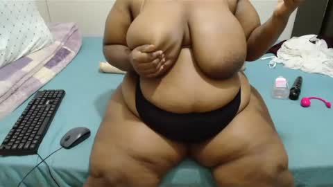 Snapshot of hips2sexy chatting on 22, 12, 2024 hips2sexy online show from 22, 12, 2024