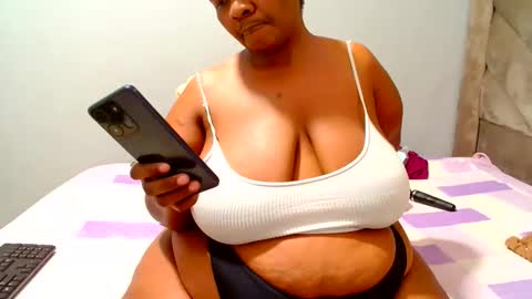Snapshot of hips2sexy chatting on 5, 6, 2026 hips2sexy online show from 5, 6, 2026
