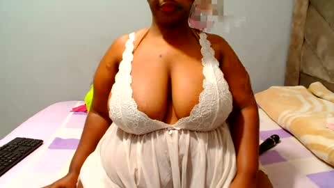 Snapshot of hips2sexy chatting on 14, 6, 2026 hips2sexy online show from 14, 6, 2026