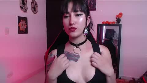 Snapshot of hitomi_arata chatting on 8, 9, 2025 Hitomi Arata online show from 8, 9, 2025