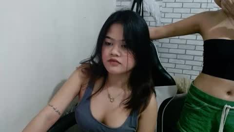 hoelyfloryn online show from 12, 2, 2026