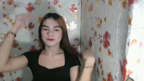 Snapshot of hoelykarina chatting on 8, 3, 2026 Karina3 online show from 8, 3, 2026