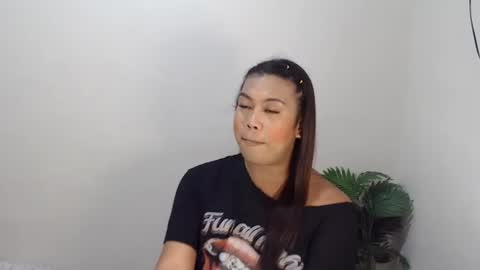 Snapshot of hoelykarina chatting on 5, 8, 2026 Karina3 online show from 5, 8, 2026