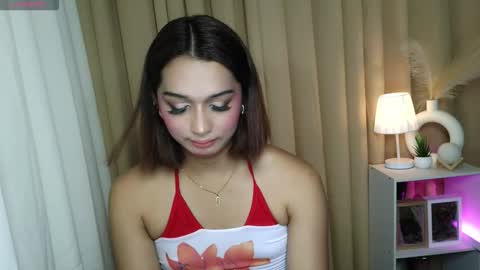 Snapshot of hoelymorri chatting on 3, 3, 2026 Hoelymorri online show from 3, 3, 2026