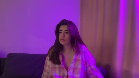 Snapshot of hoenyazhe chatting on 30, 11, 2025 Nancy Becconi online show from 30, 11, 2025