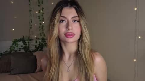 Moni Monica online show from 2, 11, 2025