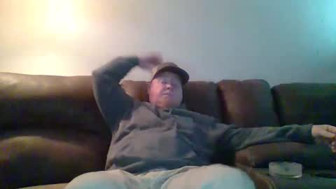 Snapshot of holden994 chatting on 8, 11, 2025 holden994 online show from 8, 11, 2025