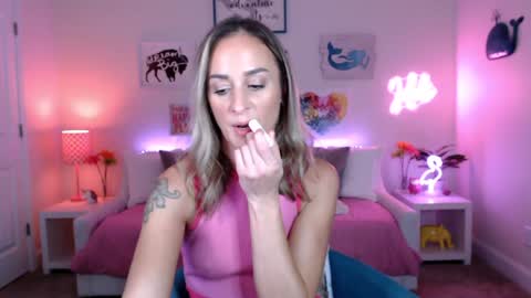 Holi Hurricane online show from 11, 10, 2025