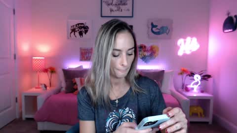 Holi Hurricane online show from 20, 10, 2025