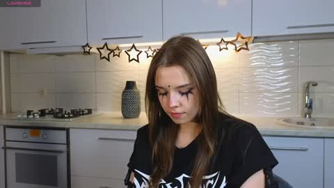 Snapshot of hollisbelch chatting on 28, 1, 2025 Lux online show from 28, 1, 2025