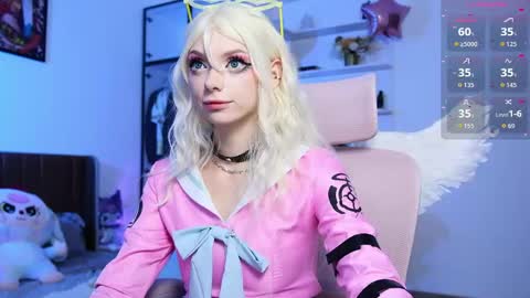 Snapshot of holliwould_ chatting on 5, 5, 2026 Holli online show from 5, 5, 2026