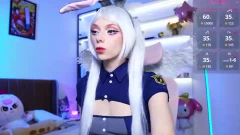 Snapshot of holliwould_ chatting on 23, 6, 2026 Holli online show from 23, 6, 2026