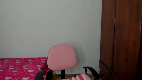 holly... online show from 17, 10, 2025