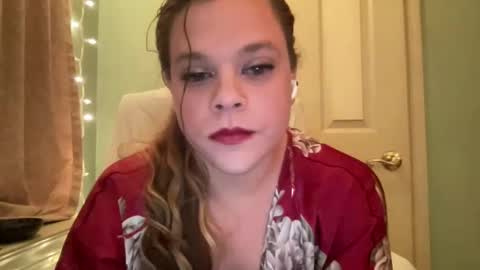 Hollys Drive threw Side Of CB. online show from 14, 12, 2024