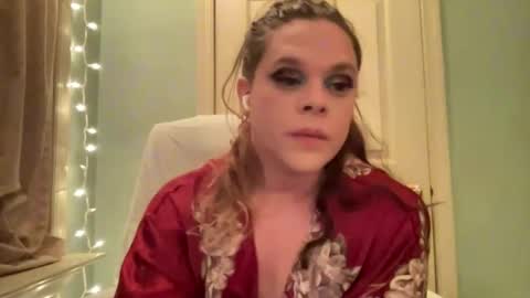 Hollys Drive threw Side Of CB. online show from 15, 12, 2024