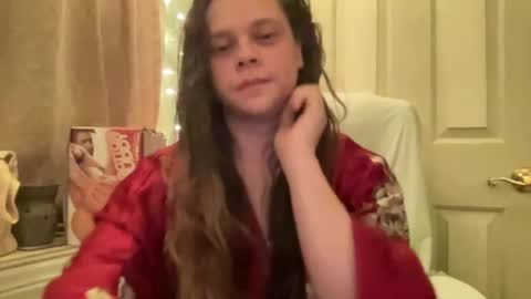 Hollys Drive threw Side Of CB. online show from 18, 12, 2024