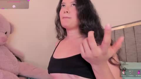 Snapshot of holly_16 chatting on 1, 7, 2026 holly_16 online show from 1, 7, 2026