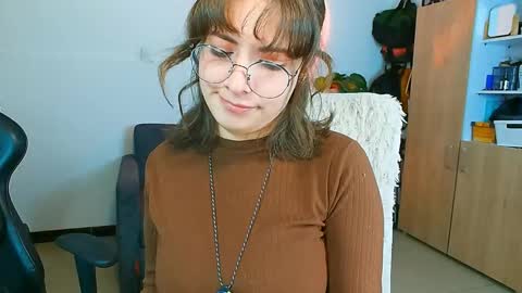 Holly and Honey online show from 13, 4, 2026