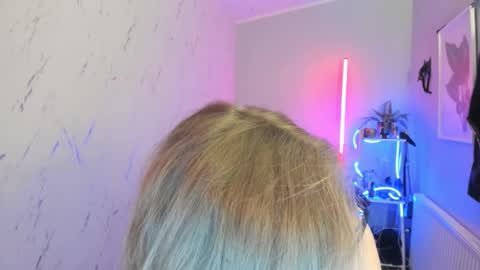 Holly online show from 28, 10, 2025