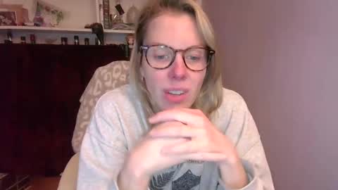 holly_bourbon online show from 21, 11, 2025