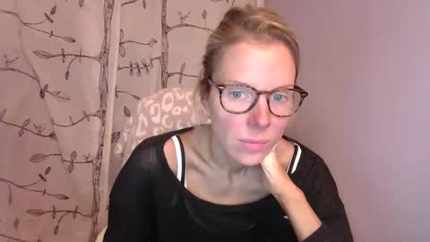 holly_bourbon online show from 2, 12, 2025