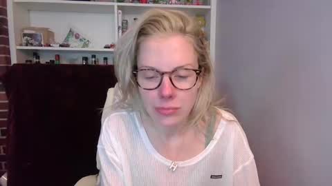 holly_bourbon online show from 27, 2, 2026