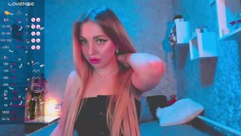 holly_molly8 online show from 27, 12, 2024