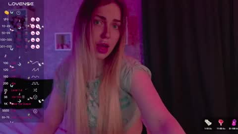 holly_molly8 online show from 8, 2, 2025