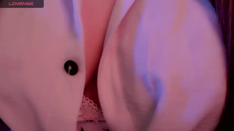Snapshot of holly_molly_69 chatting on 23, 5, 2026 Molly online show from 23, 5, 2026