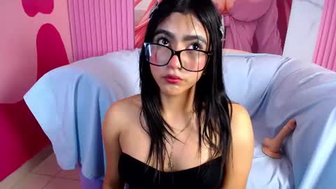 Snapshot of holly_watson_ chatting on 27, 6, 2026 Holly Wastson online show from 27, 6, 2026