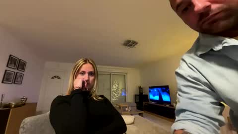 Snapshot of hollyandelon chatting on 19, 11, 2025 hollyandelon online show from 19, 11, 2025