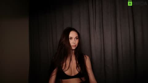 hollyextra online show from 2, 11, 2025