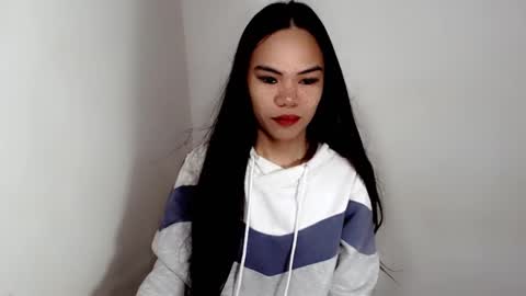 Snapshot of hollyhalo chatting on 12, 10, 2025 hollyhalo online show from 12, 10, 2025