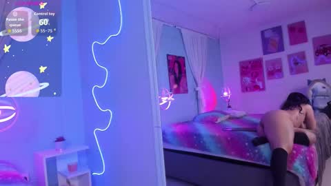 hollypeach_ online show from 11, 1, 2026