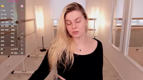 Snapshot of holy_alexa chatting on 20, 10, 2025 Alexa online show from 20, 10, 2025