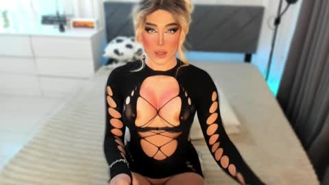 Snapshot of holy_grantqueenx chatting on 7, 6, 2026 Miss Gia online show from 7, 6, 2026