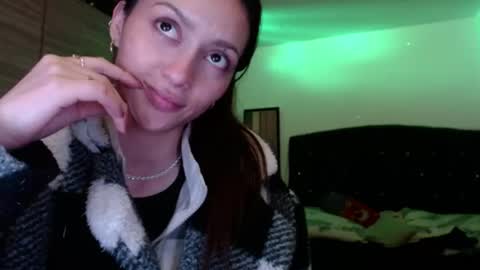 Snapshot of holy_julii chatting on 10, 6, 2026 holy_julii online show from 10, 6, 2026