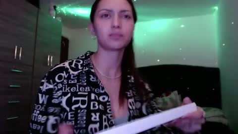 Snapshot of holy_julii chatting on 11, 6, 2026 holy_julii online show from 11, 6, 2026