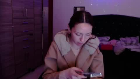 Snapshot of holy_julii chatting on 15, 6, 2026 holy_julii online show from 15, 6, 2026