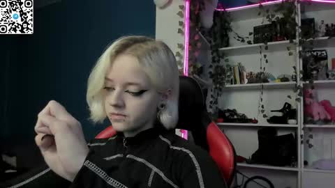 holy_mistresss online show from 5, 12, 2025