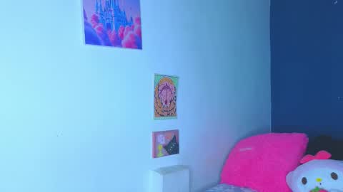 Snapshot of holy_taby_ chatting on 6, 11, 2025 online show from 6, 11, 2025