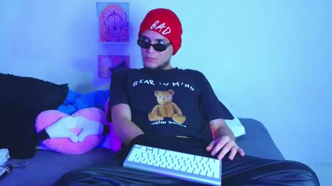 Snapshot of holy_taby_ chatting on 4, 12, 2025 online show from 4, 12, 2025