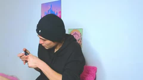      online show from 22, 4, 2026