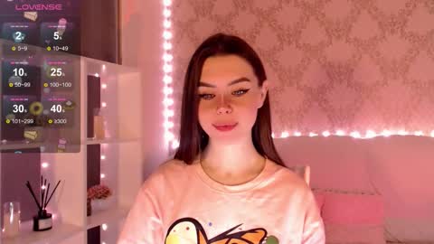 Snapshot of holymiax chatting on 6, 10, 2025 Mia online show from 6, 10, 2025