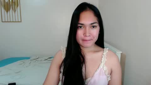 Snapshot of holymolly17 chatting on 12, 10, 2025 holymolly17 online show from 12, 10, 2025