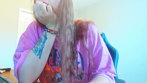Snapshot of holyweed420 chatting on 11, 12, 2024 Viktoria online show from 11, 12, 2024